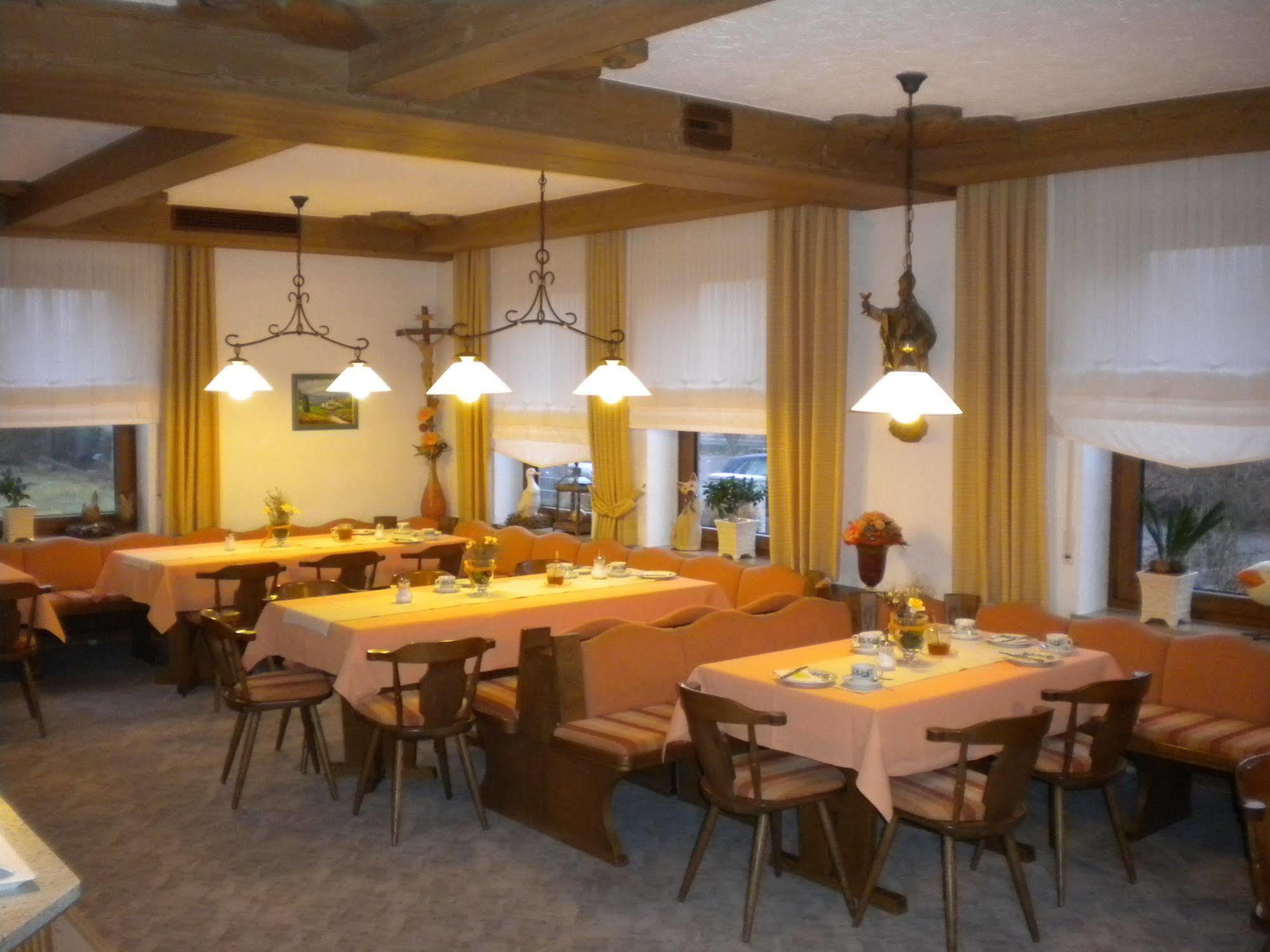 Hotel Garni Illertal Альтенштадт Экстерьер фото